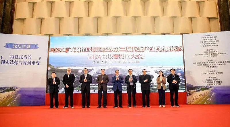 全媒体时代以“短、快、趣”报道行业动态